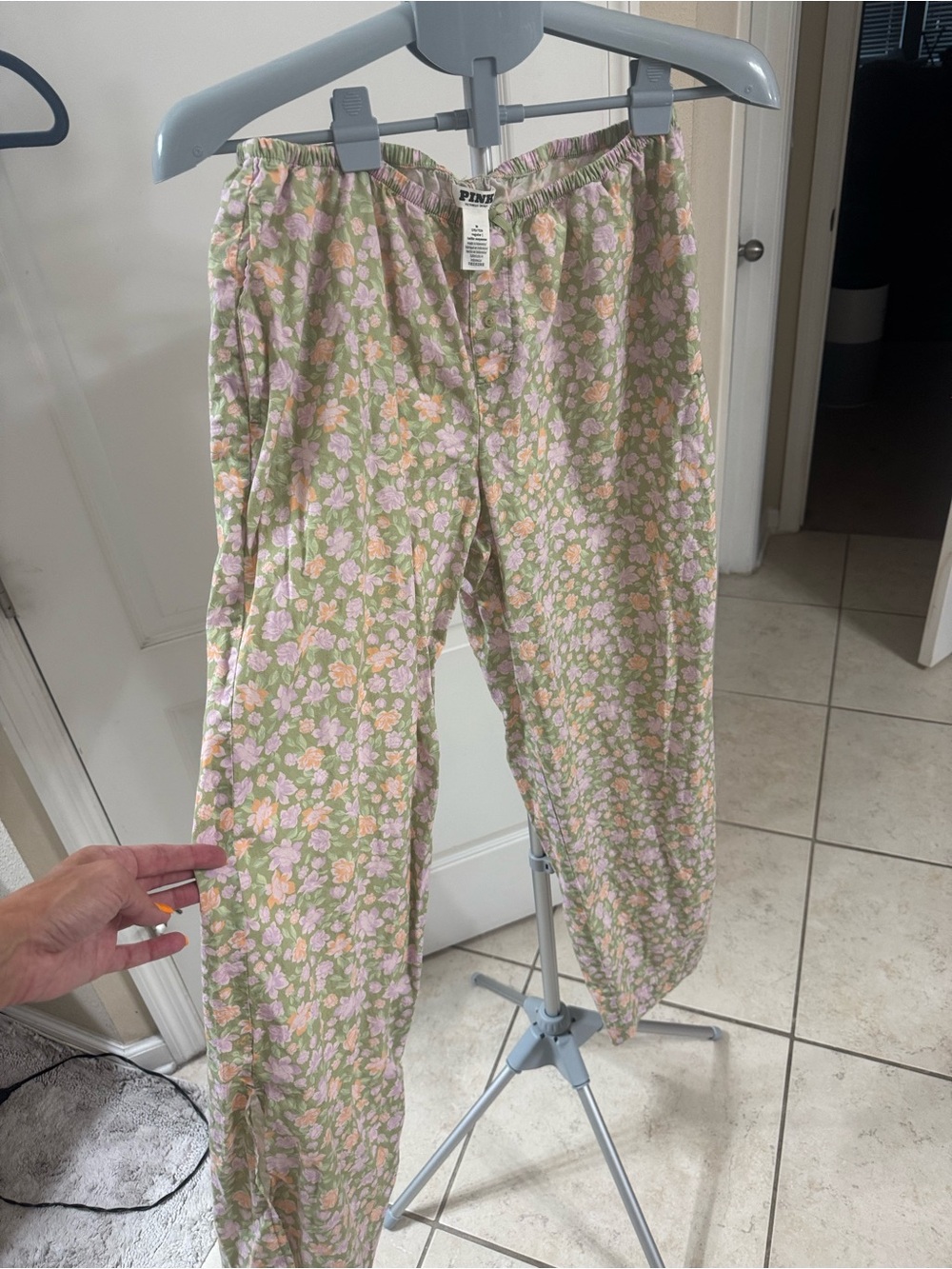 Victoria's Secret Green Floral Lounge Pants - Pink & Peach Flowers - Picture 1 of 1